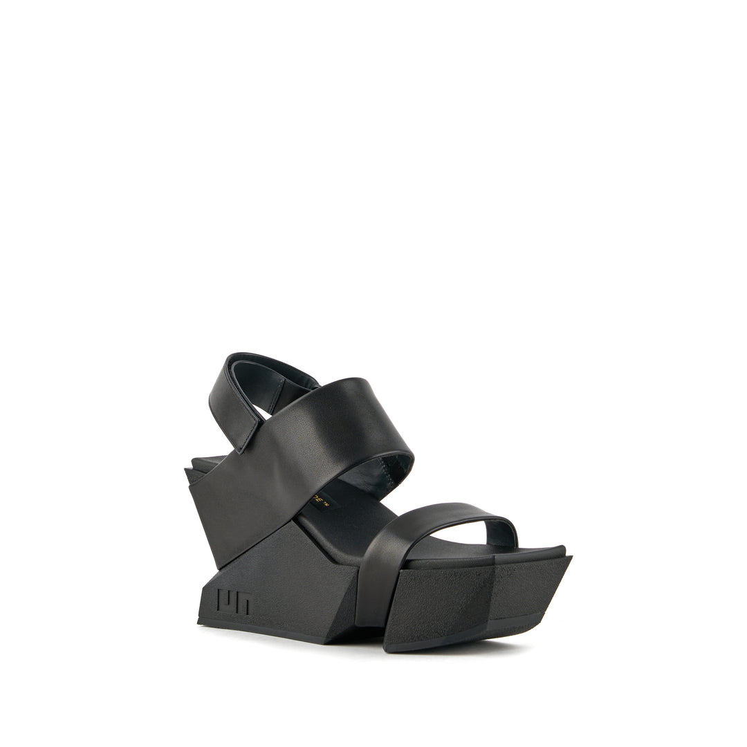 Brutt Sandal