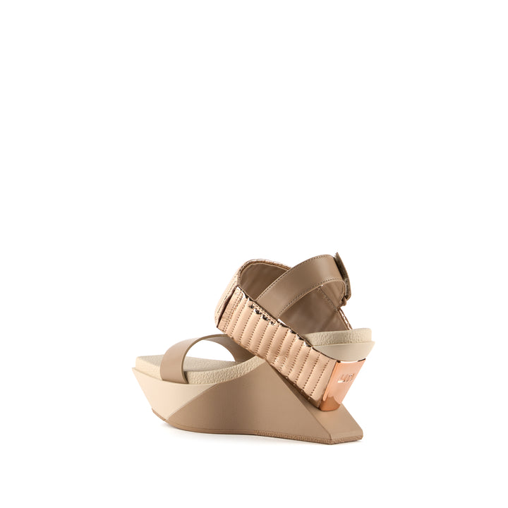 Delta Wedge Puffier