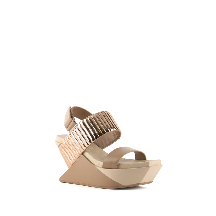 Delta Wedge Puffier